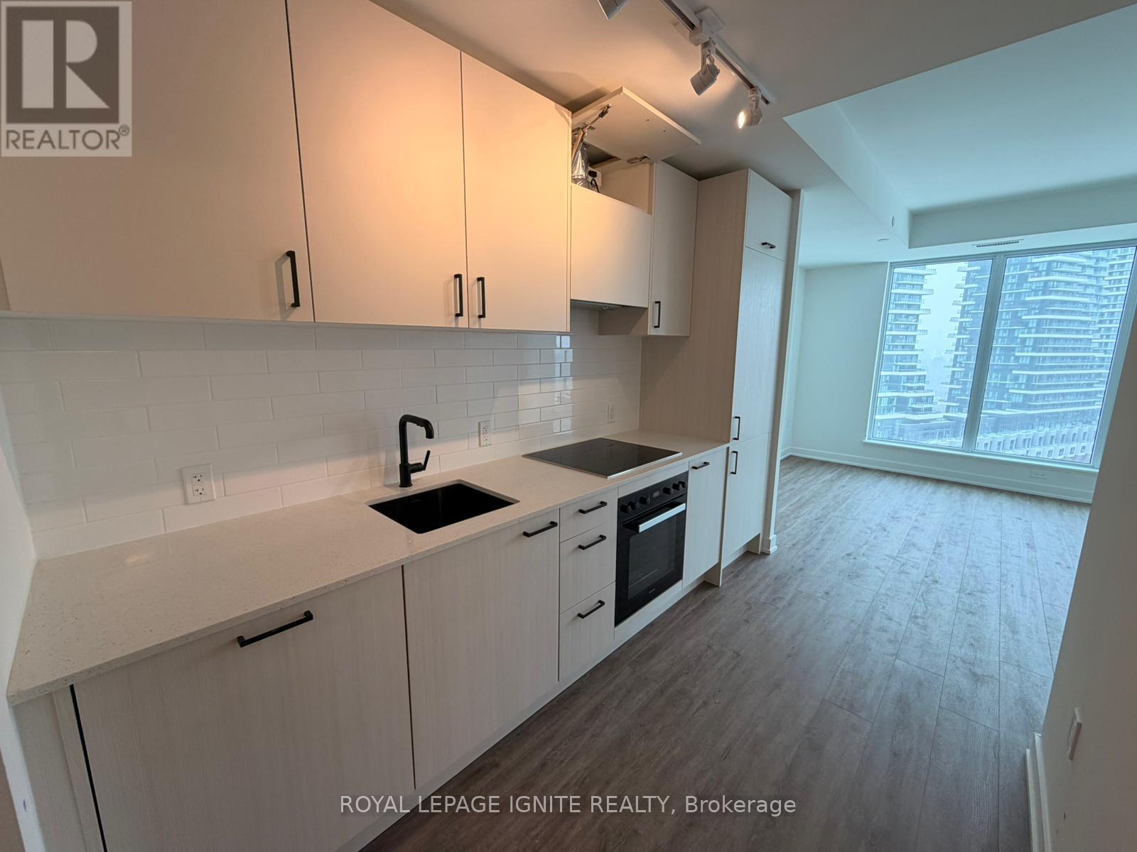 1217 - 1 Quarrington Lane, Toronto (Banbury-Don Mills), Ontario  M3C 0S4 - Photo 5 - C12812478