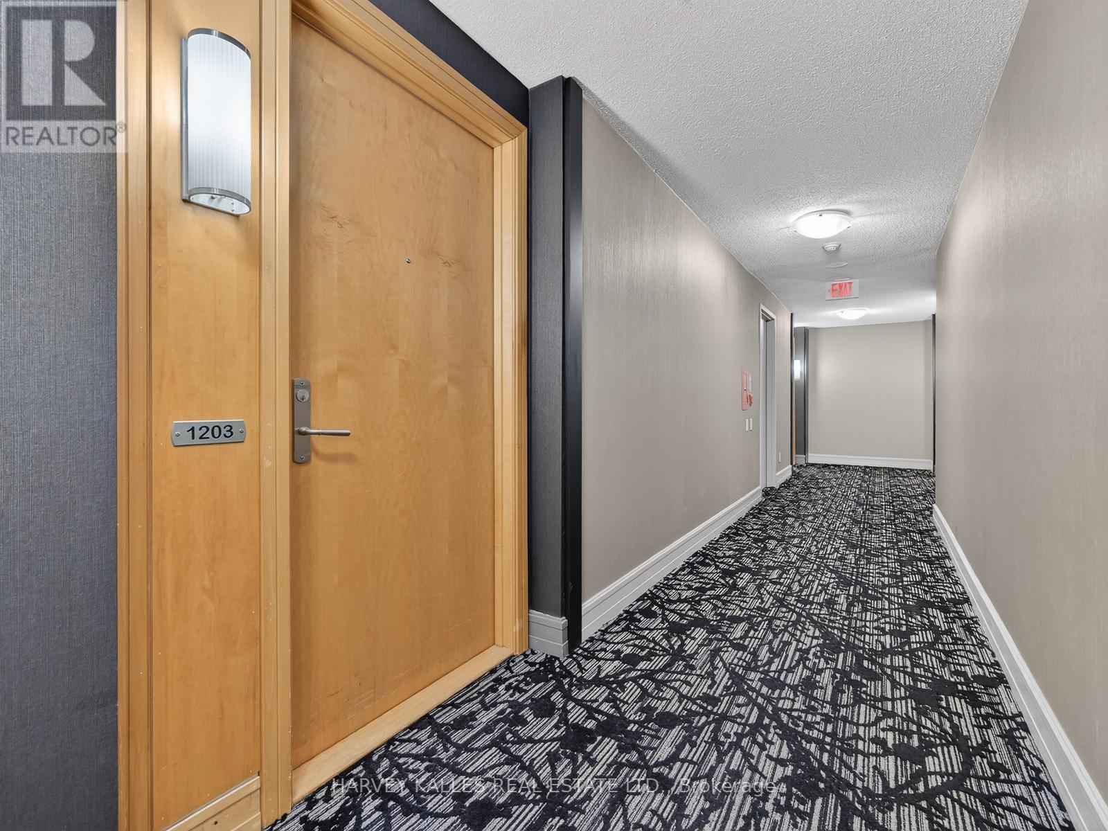 1203 - 123 Eglinton Avenue E, Toronto, Ontario  M4P 1J2 - Photo 2 - C12812602