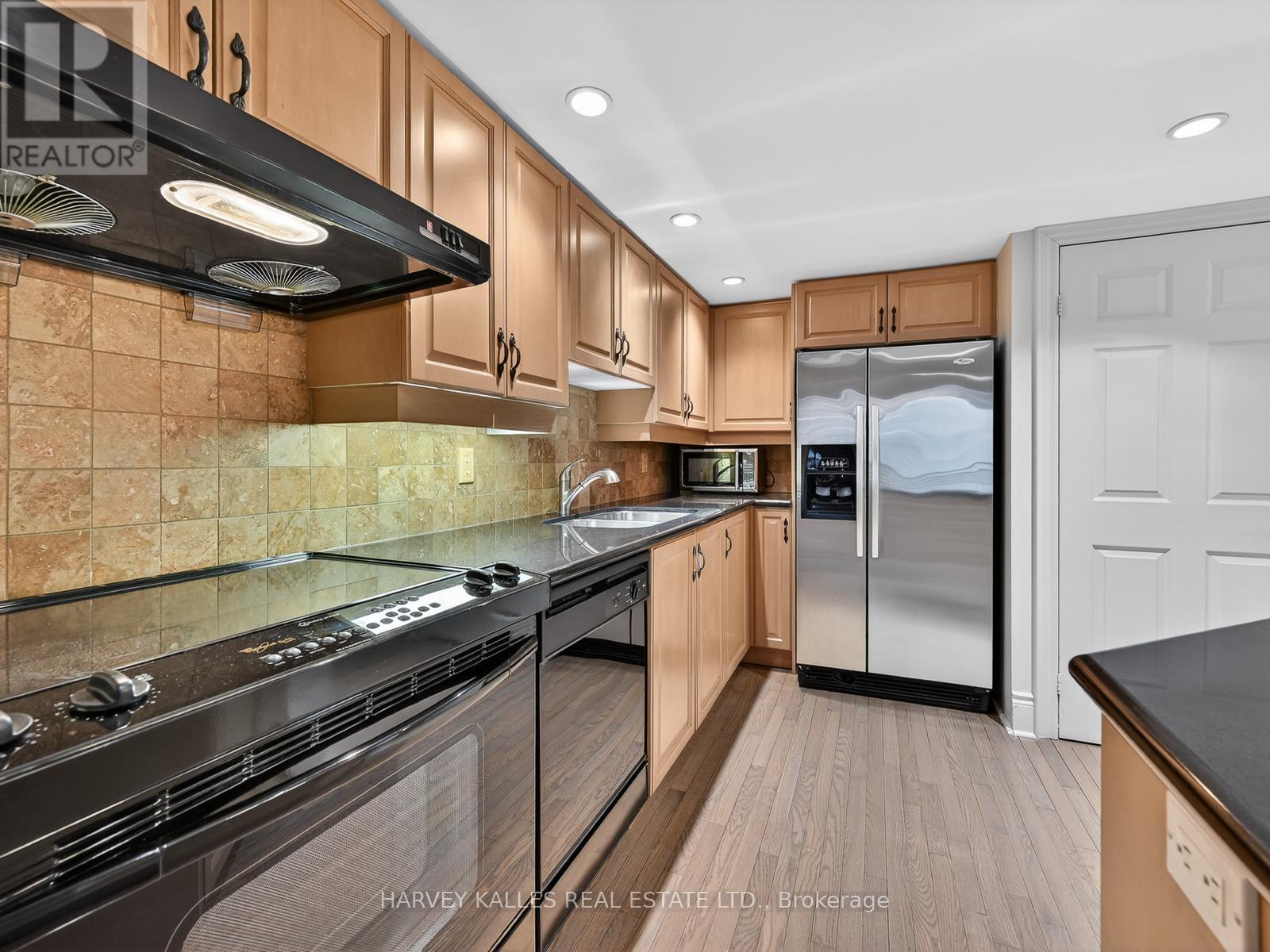 1203 - 123 Eglinton Avenue E, Toronto, Ontario  M4P 1J2 - Photo 6 - C12812602