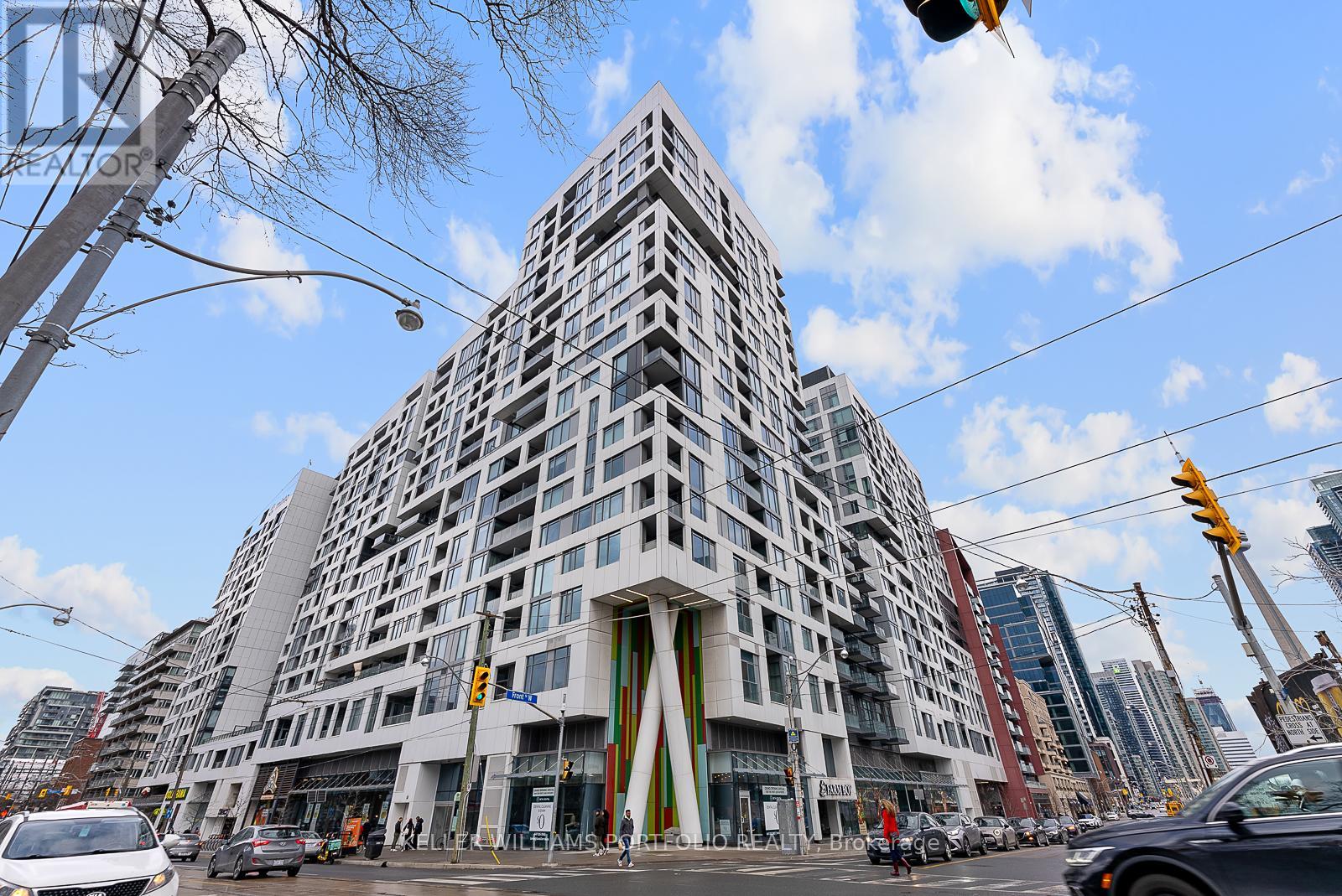 507 - 27 BATHURST STREET