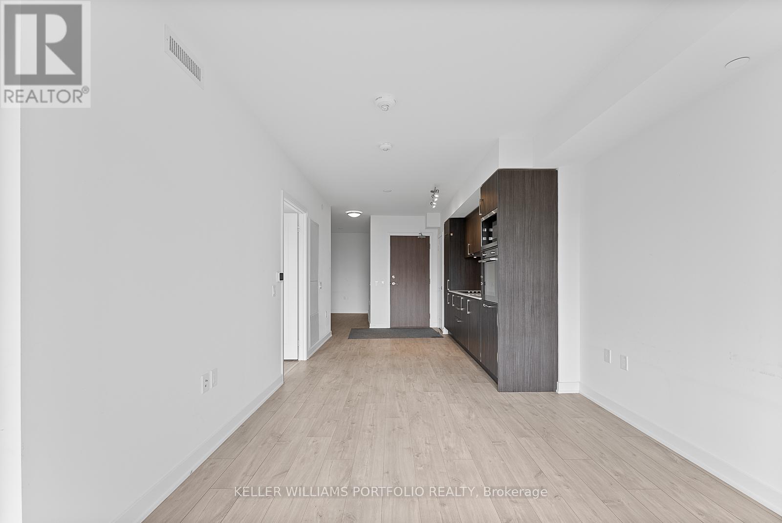 507 - 27 Bathurst Street, Toronto (Waterfront Communities), Ontario  M5V 0R1 - Photo 10 - C12812628