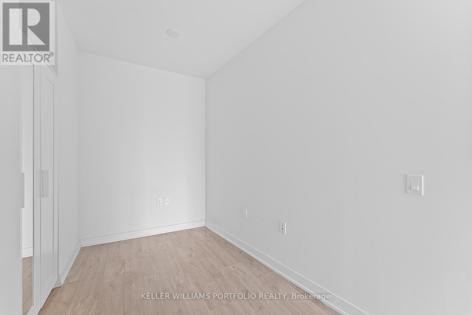 507 - 27 Bathurst Street, Toronto (Waterfront Communities), Ontario  M5V 0R1 - Photo 14 - C12812628