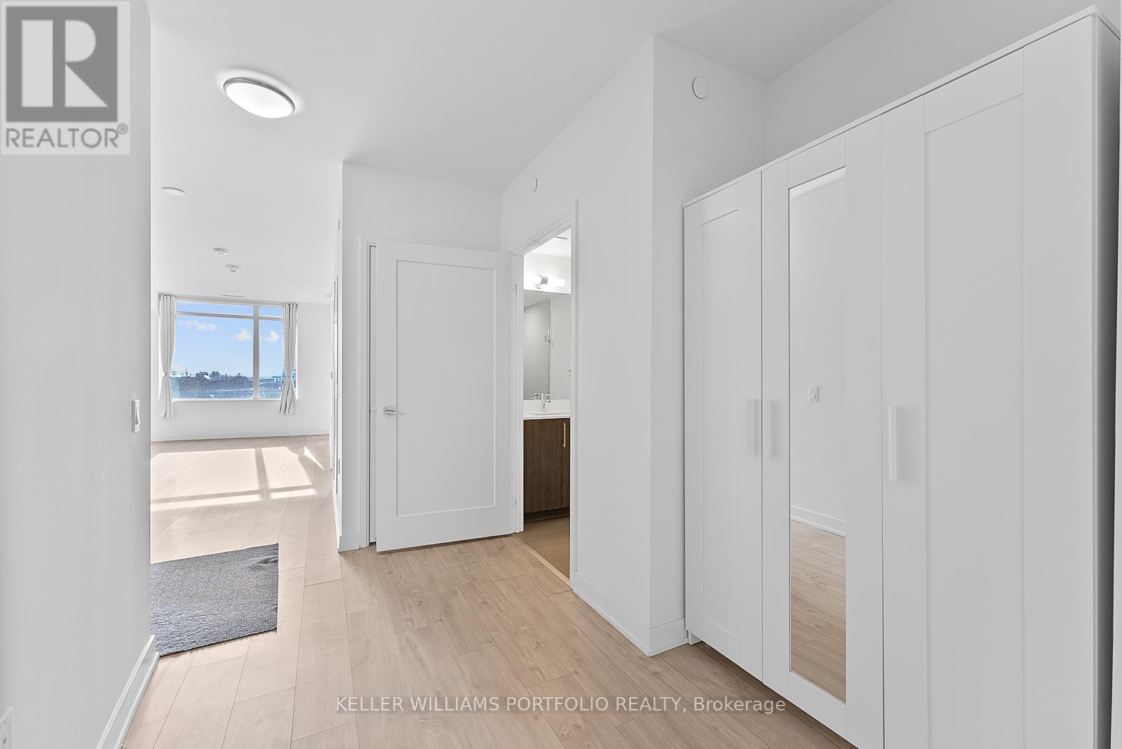 507 - 27 Bathurst Street, Toronto (Waterfront Communities), Ontario  M5V 0R1 - Photo 16 - C12812628