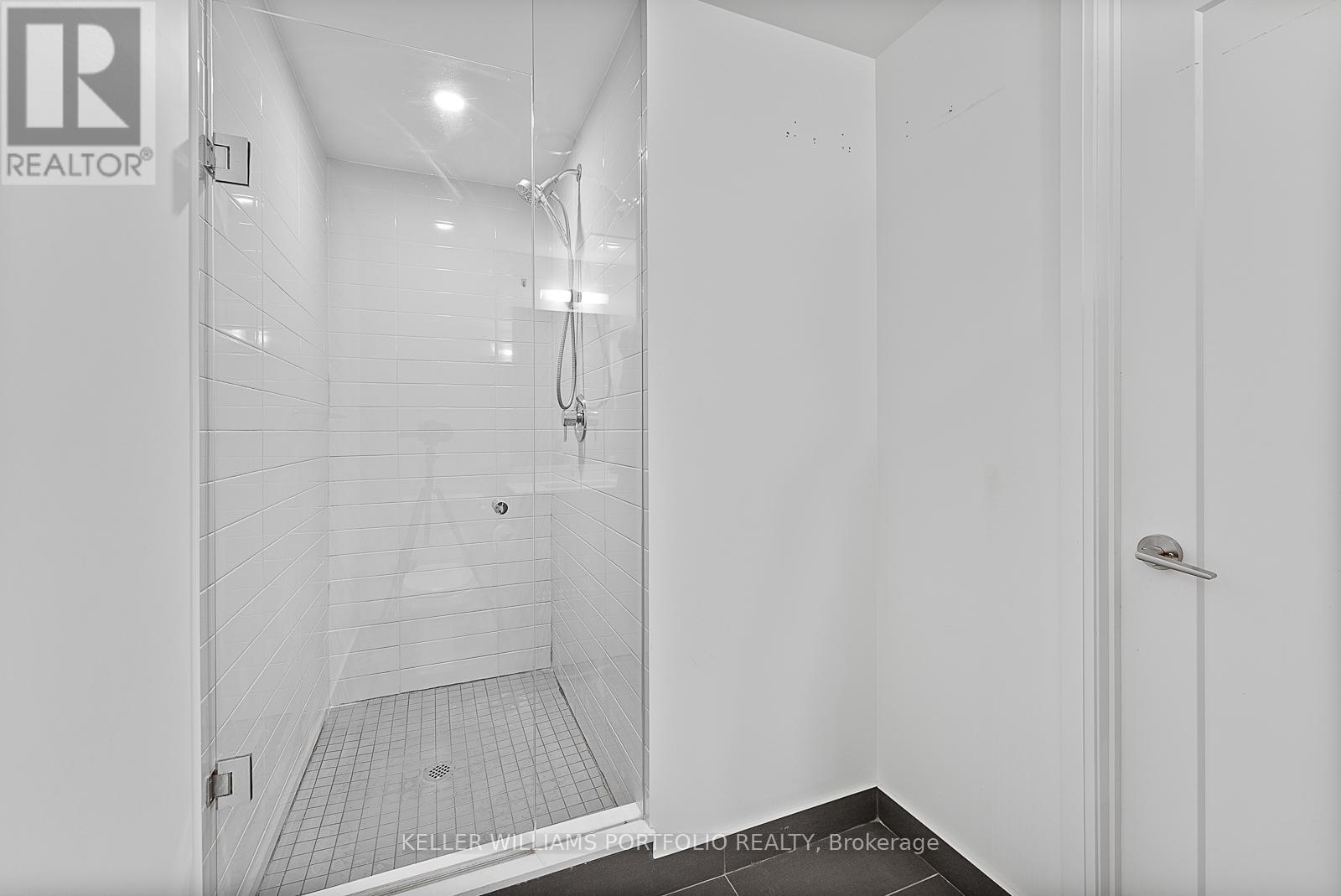 507 - 27 Bathurst Street, Toronto (Waterfront Communities), Ontario  M5V 0R1 - Photo 18 - C12812628