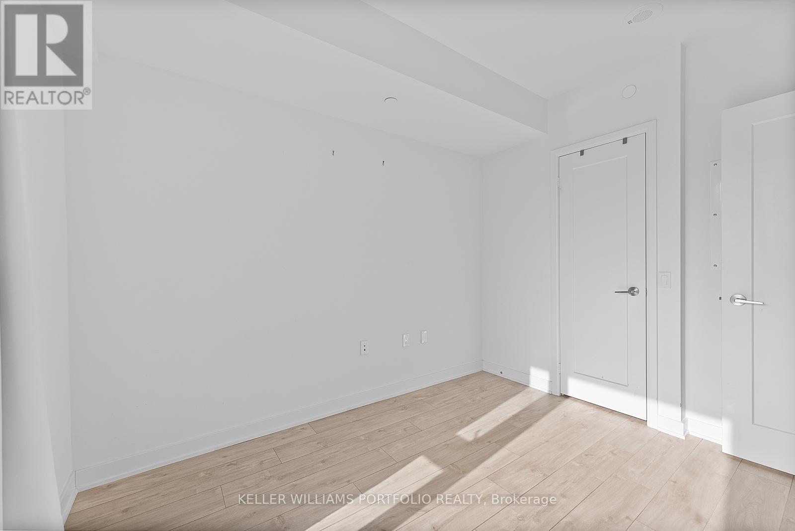 507 - 27 Bathurst Street, Toronto (Waterfront Communities), Ontario  M5V 0R1 - Photo 21 - C12812628