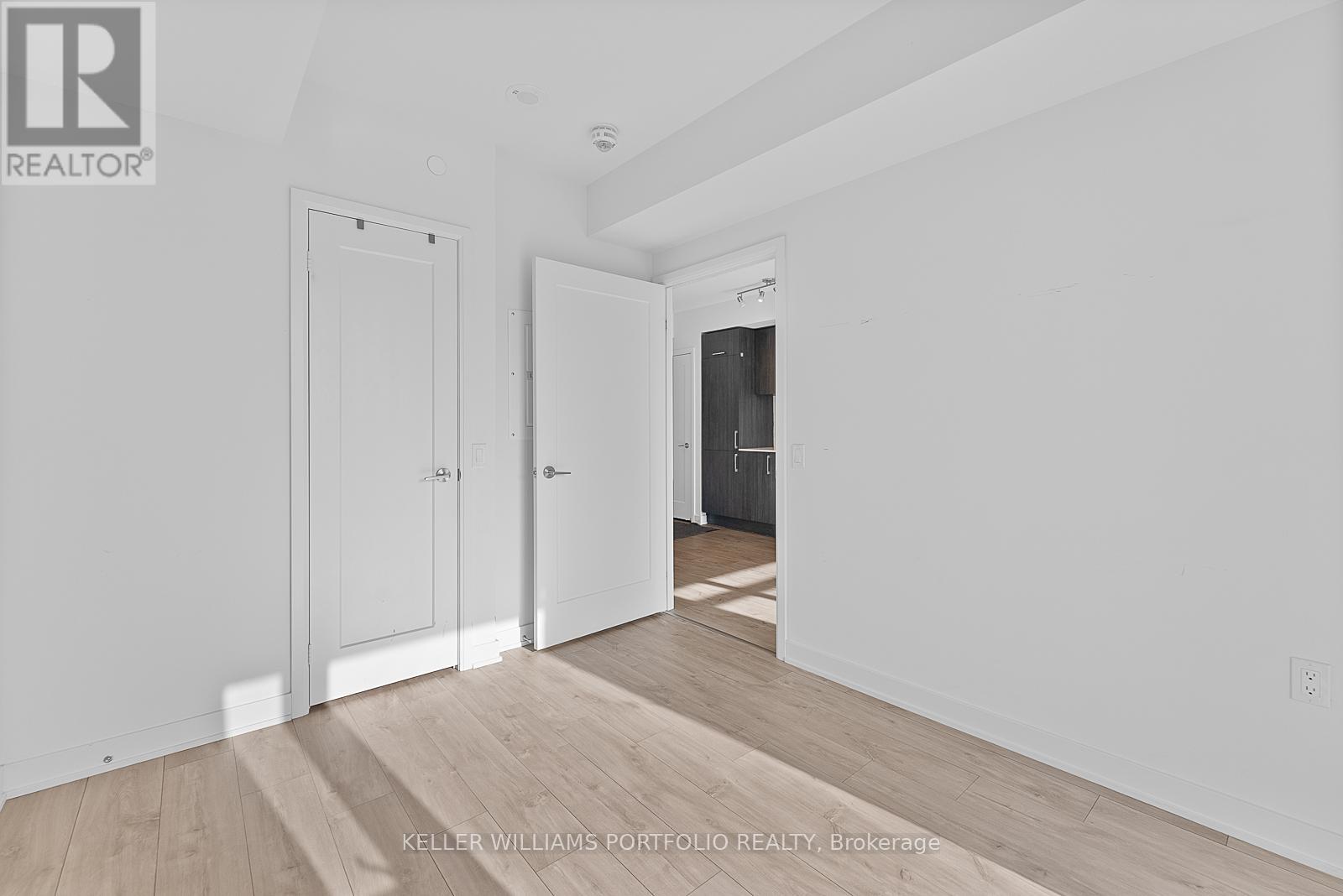 507 - 27 Bathurst Street, Toronto (Waterfront Communities), Ontario  M5V 0R1 - Photo 22 - C12812628