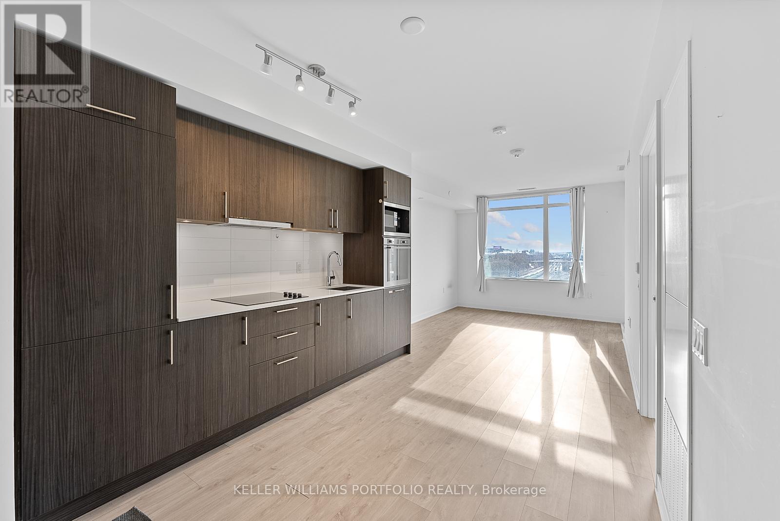 507 - 27 Bathurst Street, Toronto (Waterfront Communities), Ontario  M5V 0R1 - Photo 3 - C12812628