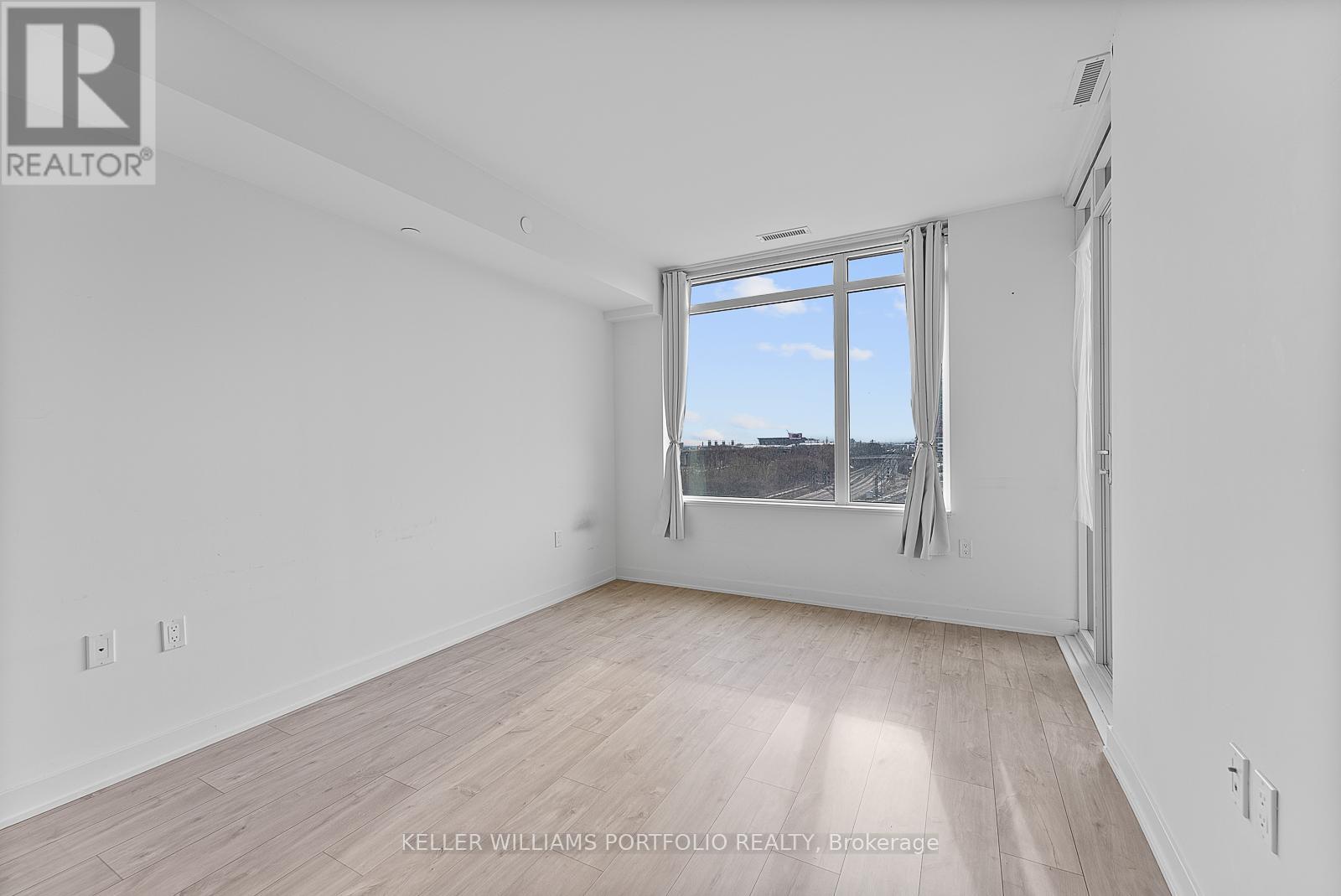 507 - 27 Bathurst Street, Toronto (Waterfront Communities), Ontario  M5V 0R1 - Photo 7 - C12812628