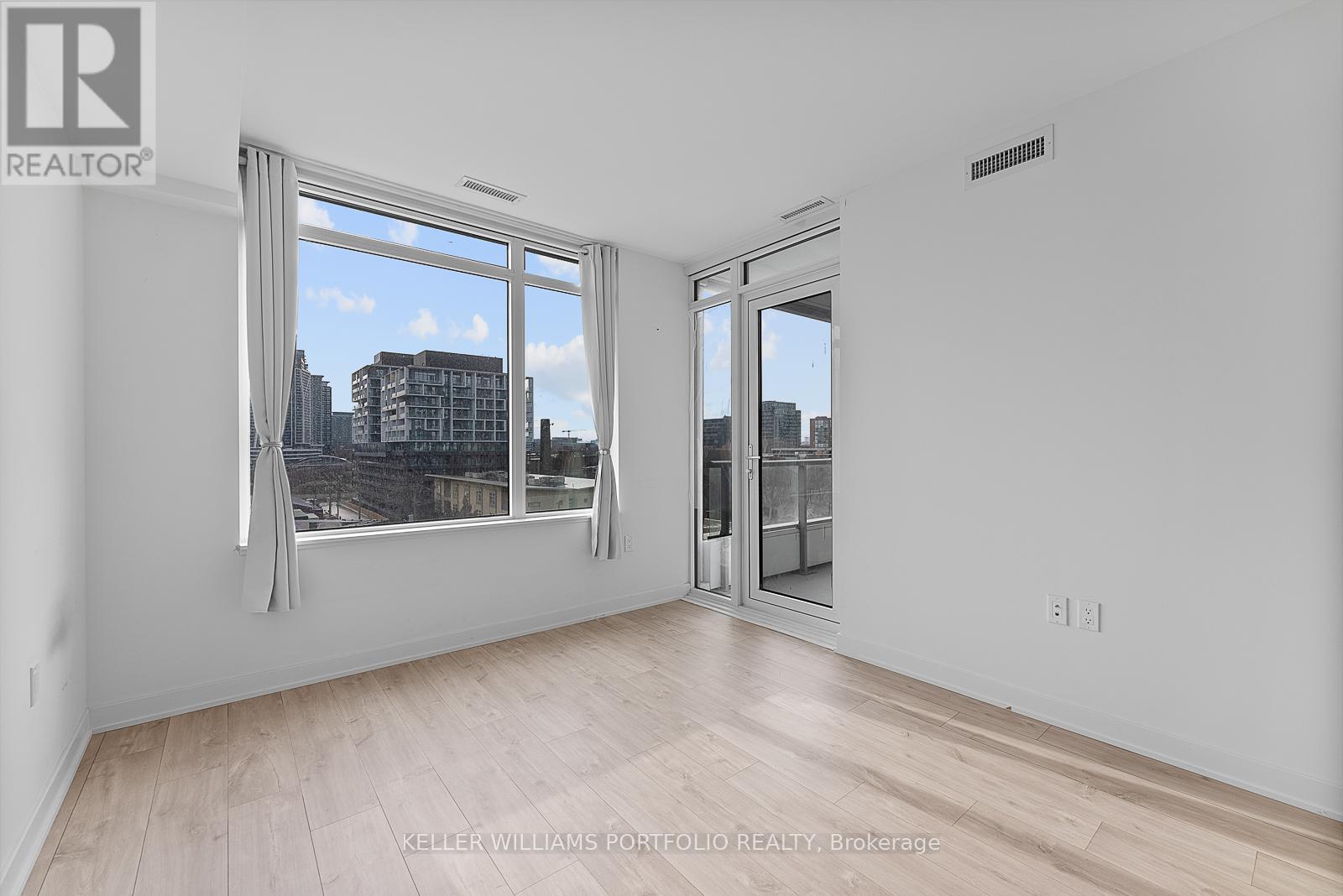 507 - 27 Bathurst Street, Toronto (Waterfront Communities), Ontario  M5V 0R1 - Photo 8 - C12812628