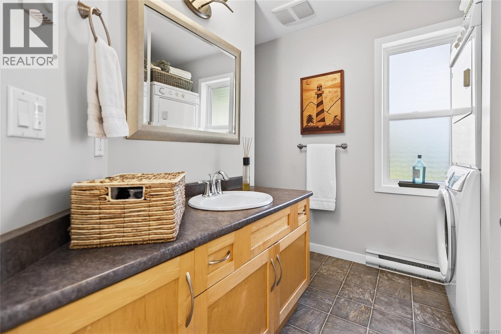 2156 Eardley Rd, Campbell River, British Columbia  V9W 1L5 - Photo 11 - 1026713