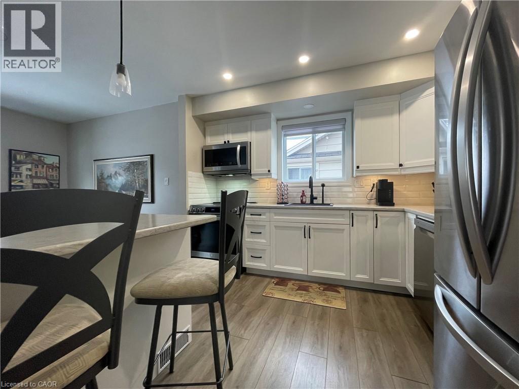 22 Matthew Court, Kitchener, Ontario  N2B 1W6 - Photo 14 - 40805834