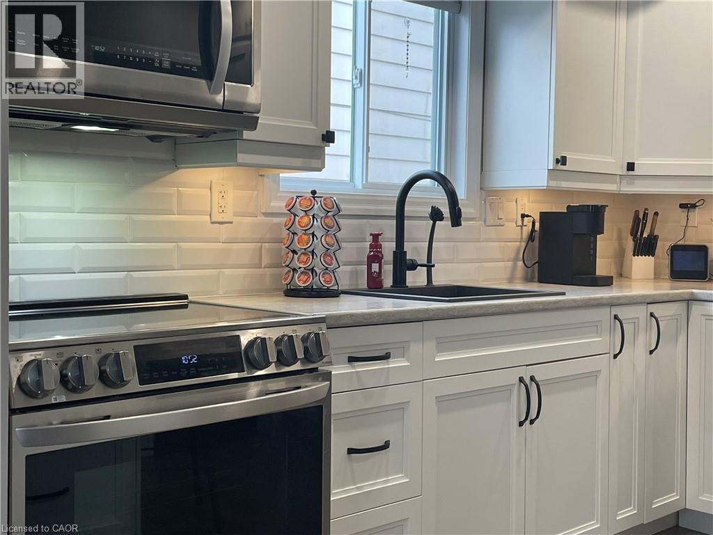 22 Matthew Court, Kitchener, Ontario  N2B 1W6 - Photo 11 - 40805834