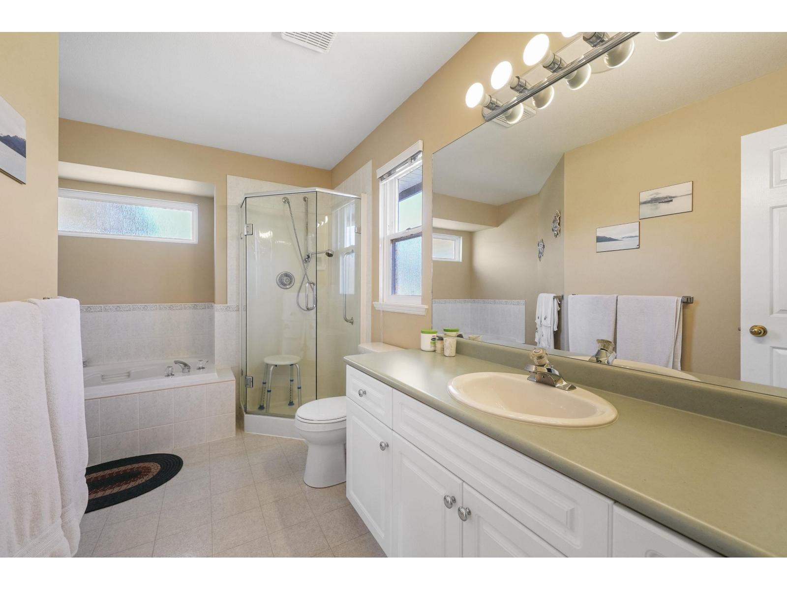 18111 68a Avenue, Surrey, British Columbia  V3S 9C2 - Photo 14 - R3092144