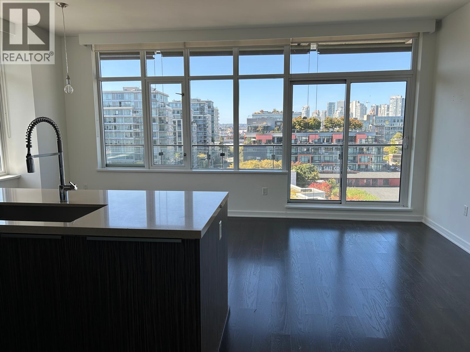 1010 1661 Ontario Street, Vancouver, British Columbia  V5Y 0C3 - Photo 2 - R3054062