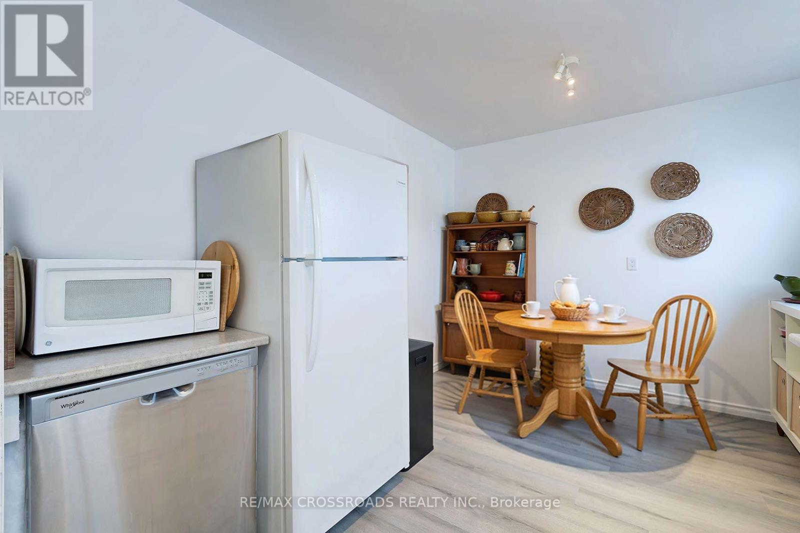 184 Collings Avenue, Bradford West Gwillimbury, Ontario  L3Z 1N1 - Photo 12 - N12812514