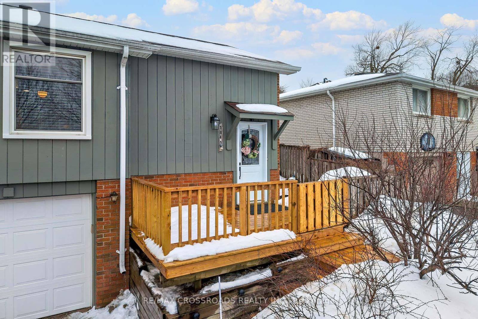 184 Collings Avenue, Bradford West Gwillimbury, Ontario  L3Z 1N1 - Photo 4 - N12812514