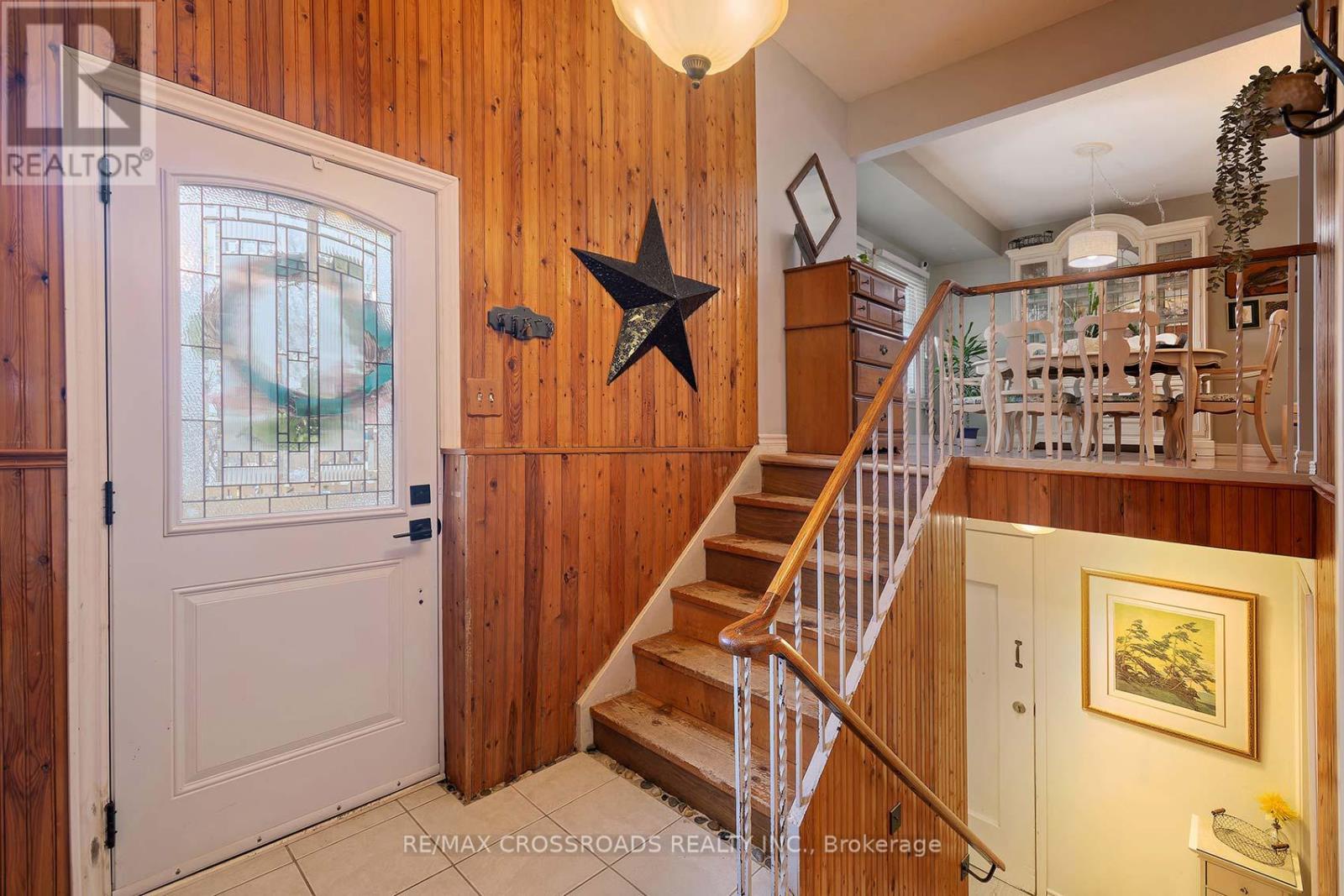 184 Collings Avenue, Bradford West Gwillimbury, Ontario  L3Z 1N1 - Photo 5 - N12812514