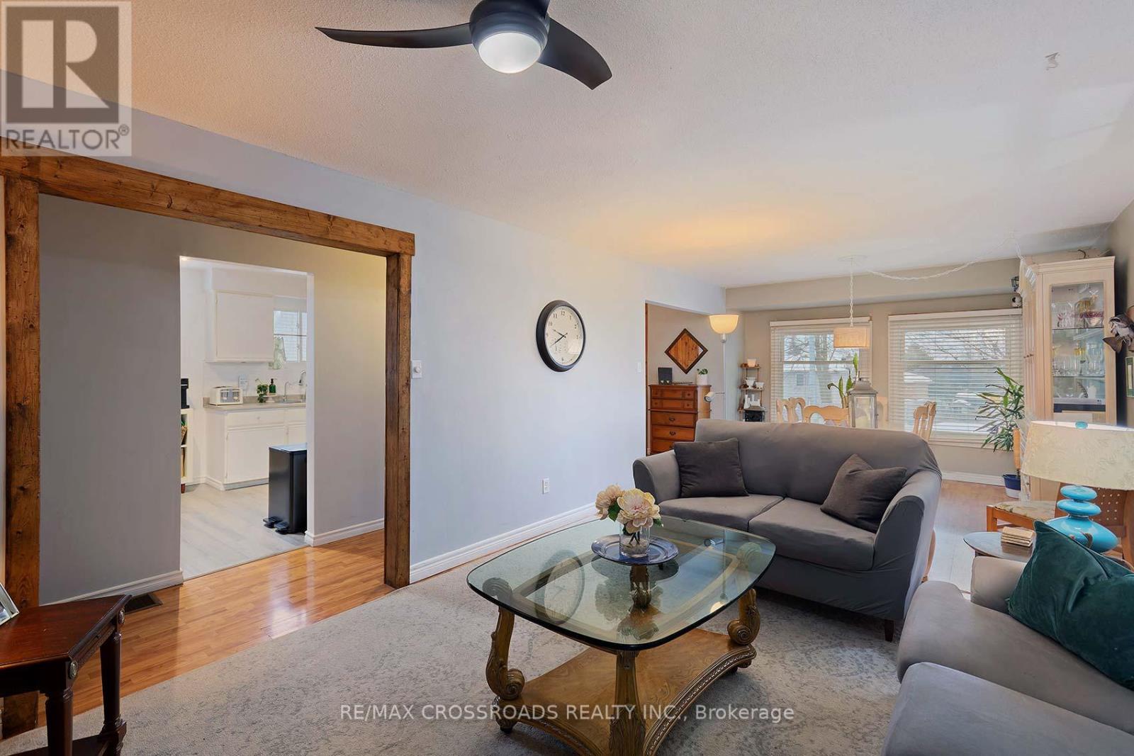 184 Collings Avenue, Bradford West Gwillimbury, Ontario  L3Z 1N1 - Photo 8 - N12812514