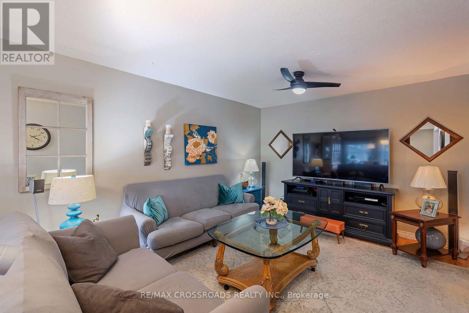 184 Collings Avenue, Bradford West Gwillimbury, Ontario  L3Z 1N1 - Photo 9 - N12812514