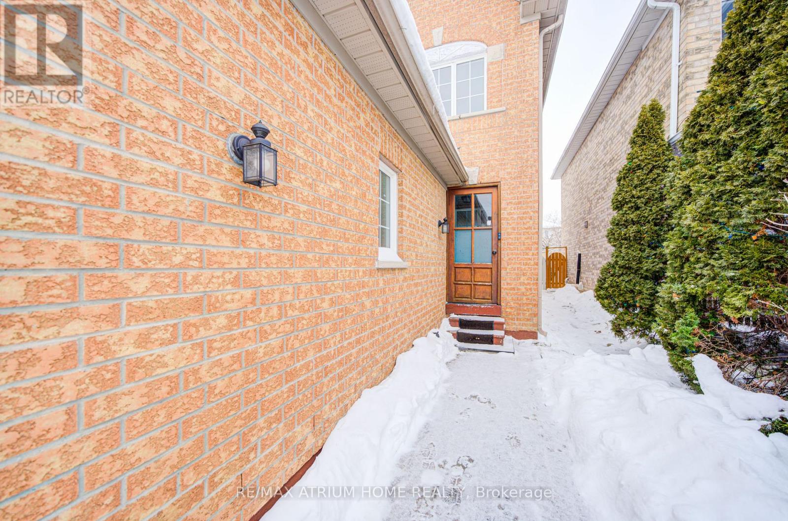 59 Hollybush Drive, Vaughan, Ontario  L6A 2H5 - Photo 2 - N12812638
