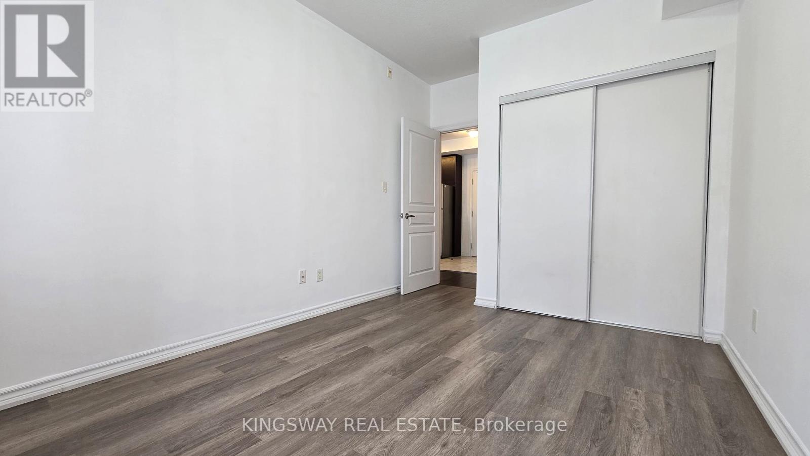 318 - 570 Lolita Gardens, Mississauga, Ontario  L5A 0A1 - Photo 21 - W12810366