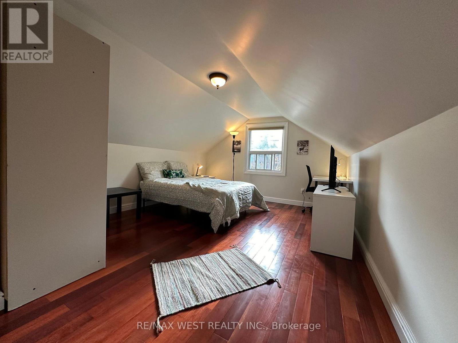 Upper Floor - 69 Twenty Fifth Street, Toronto (Long Branch), Ontario  M8V 3P7 - Photo 10 - W12812444