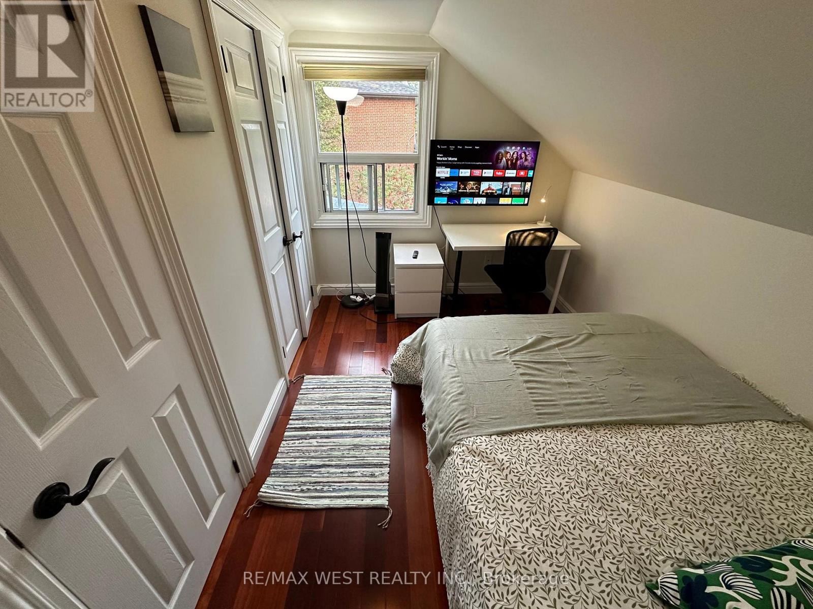 Upper Floor - 69 Twenty Fifth Street, Toronto (Long Branch), Ontario  M8V 3P7 - Photo 14 - W12812444