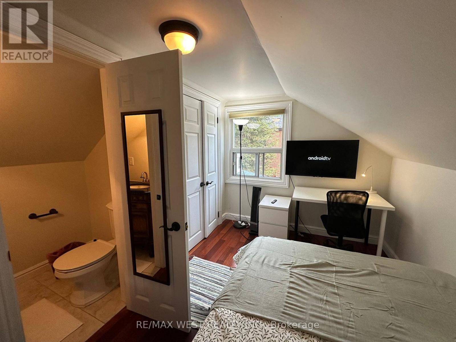 Upper Floor - 69 Twenty Fifth Street, Toronto (Long Branch), Ontario  M8V 3P7 - Photo 15 - W12812444