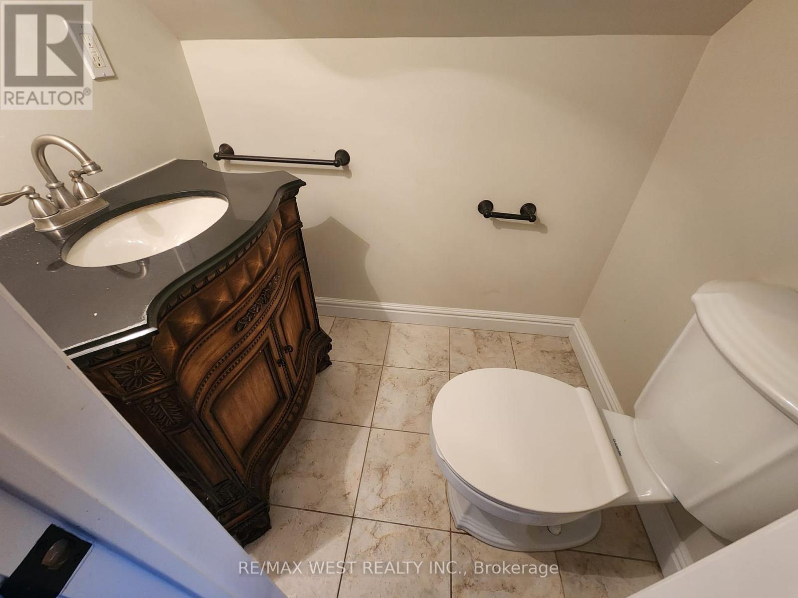 Upper Floor - 69 Twenty Fifth Street, Toronto (Long Branch), Ontario  M8V 3P7 - Photo 16 - W12812444