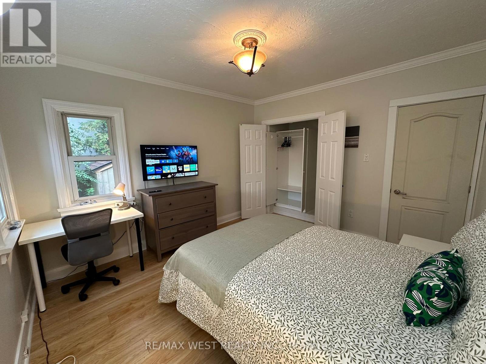 Upper Floor - 69 Twenty Fifth Street, Toronto (Long Branch), Ontario  M8V 3P7 - Photo 7 - W12812444