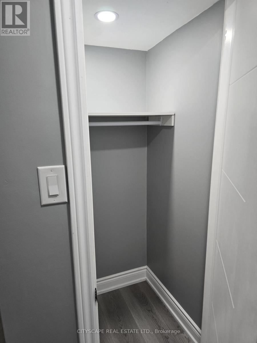 306 Bessborough Drive, Milton, Ontario  L9T 8P5 - Photo 10 - W12812476