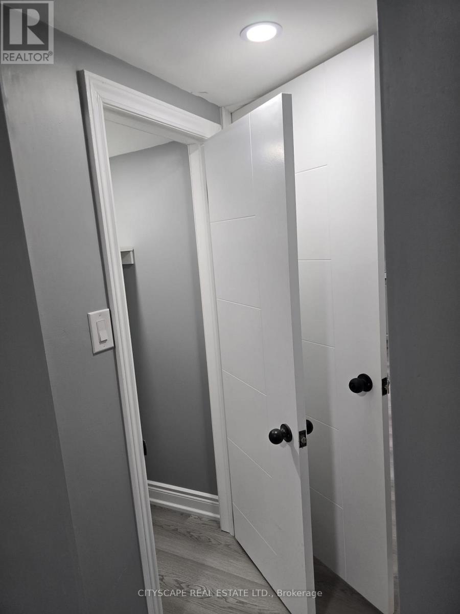 306 Bessborough Drive, Milton, Ontario  L9T 8P5 - Photo 11 - W12812476