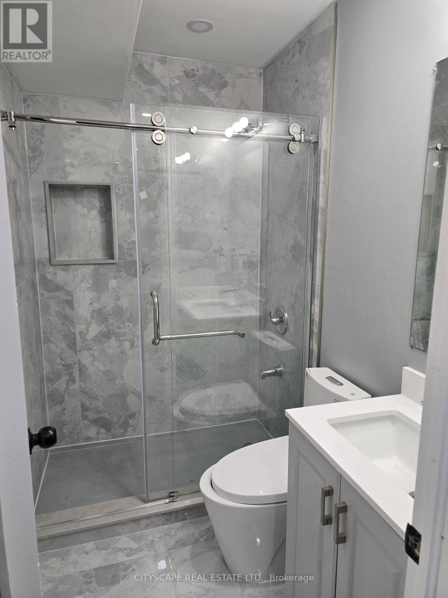 306 Bessborough Drive, Milton, Ontario  L9T 8P5 - Photo 3 - W12812476