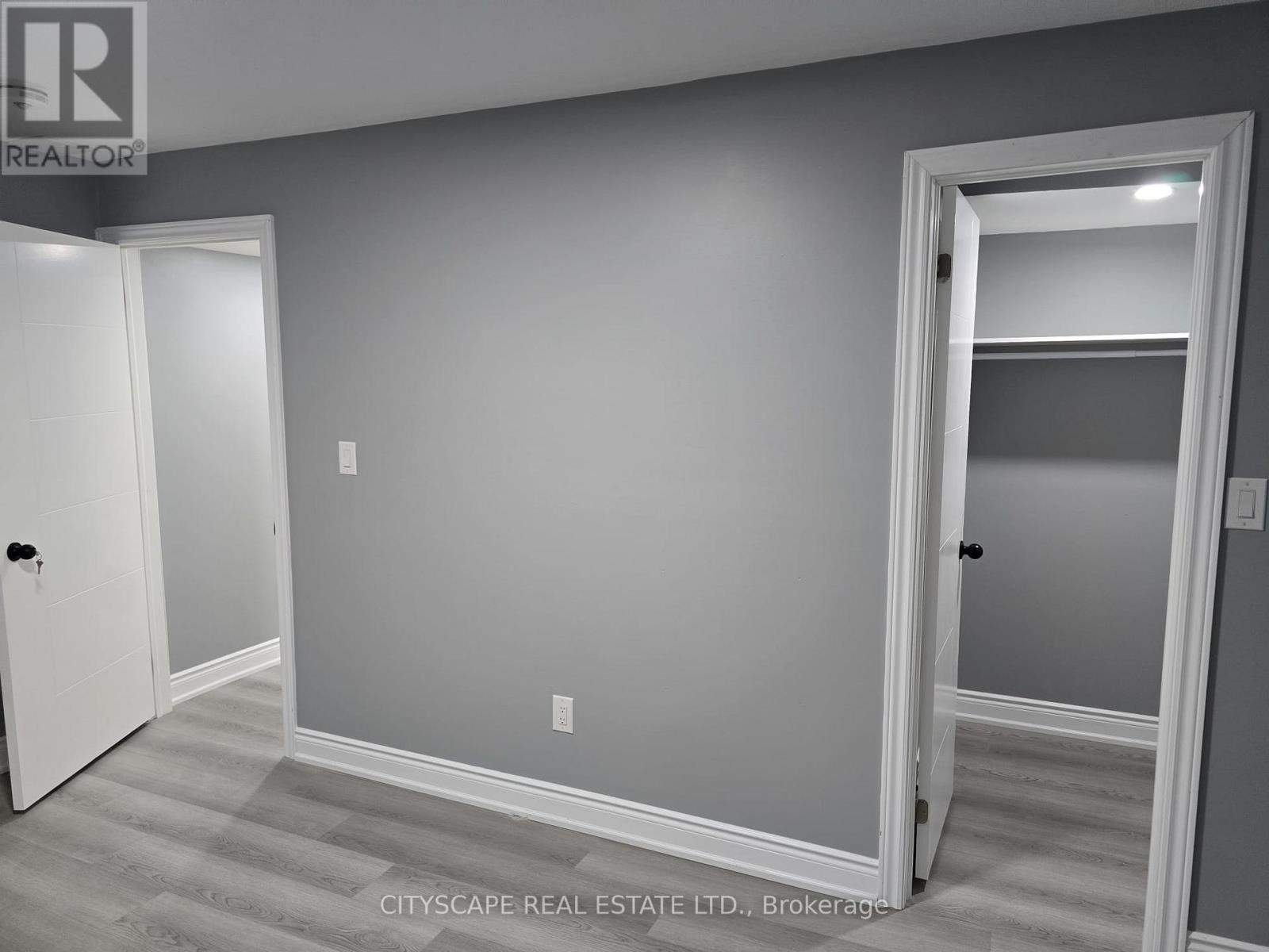 306 Bessborough Drive, Milton, Ontario  L9T 8P5 - Photo 6 - W12812476