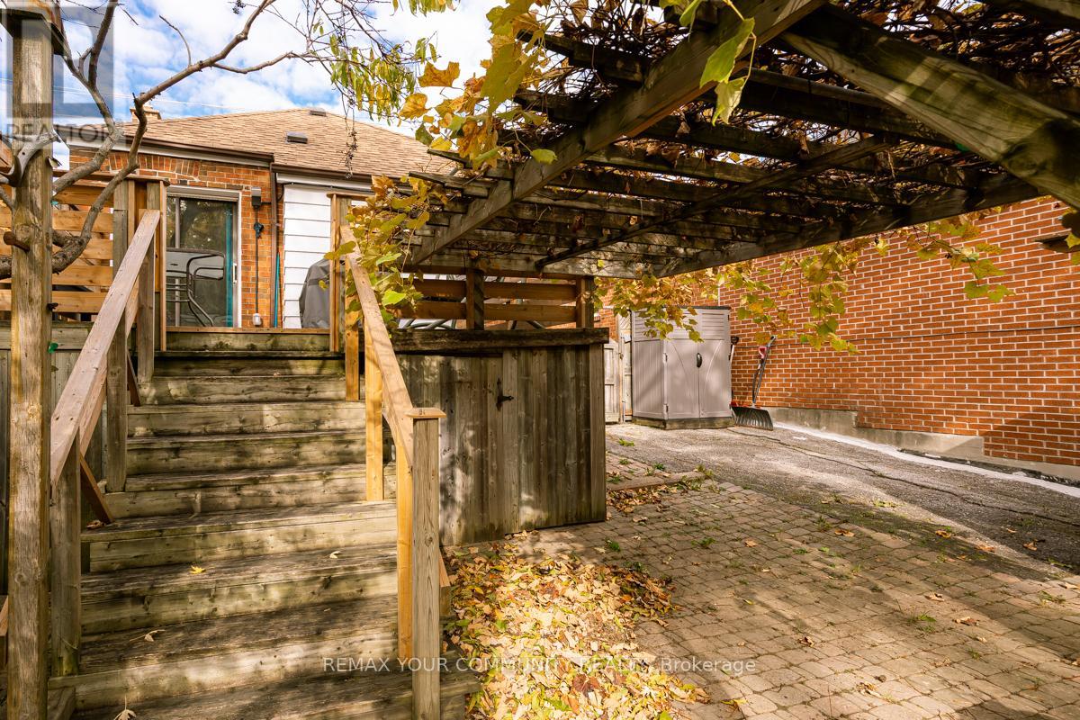 231 Church Street, Toronto, Ontario  M9N 1N9 - Photo 31 - W12812502