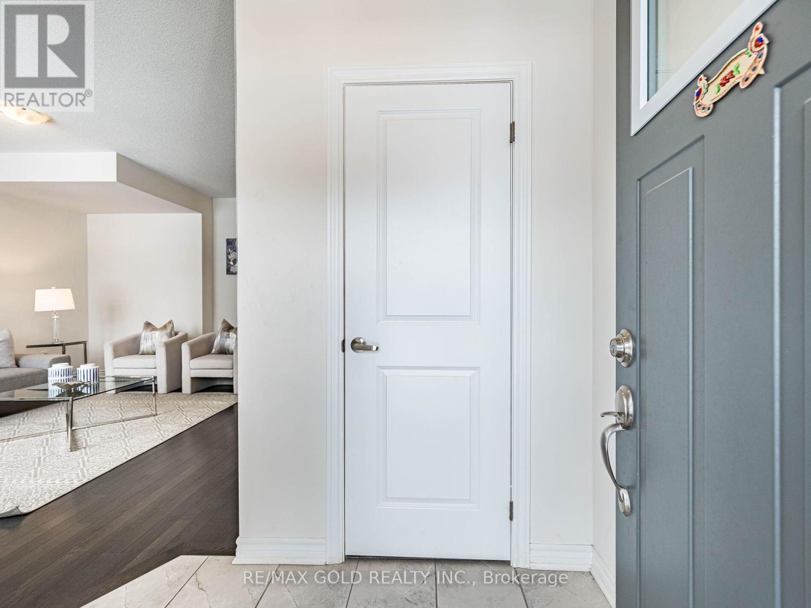 20 Mccormack Road, Caledon, Ontario  L7C 4J6 - Photo 7 - W12812570