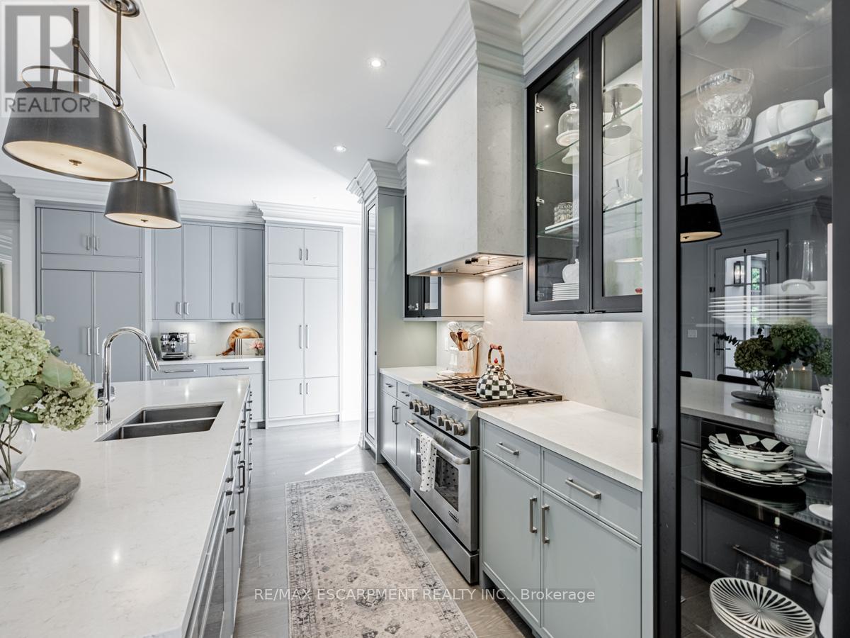 393 Maple Grove Drive, Oakville, Ontario  L6J 4V8 - Photo 19 - W12812578