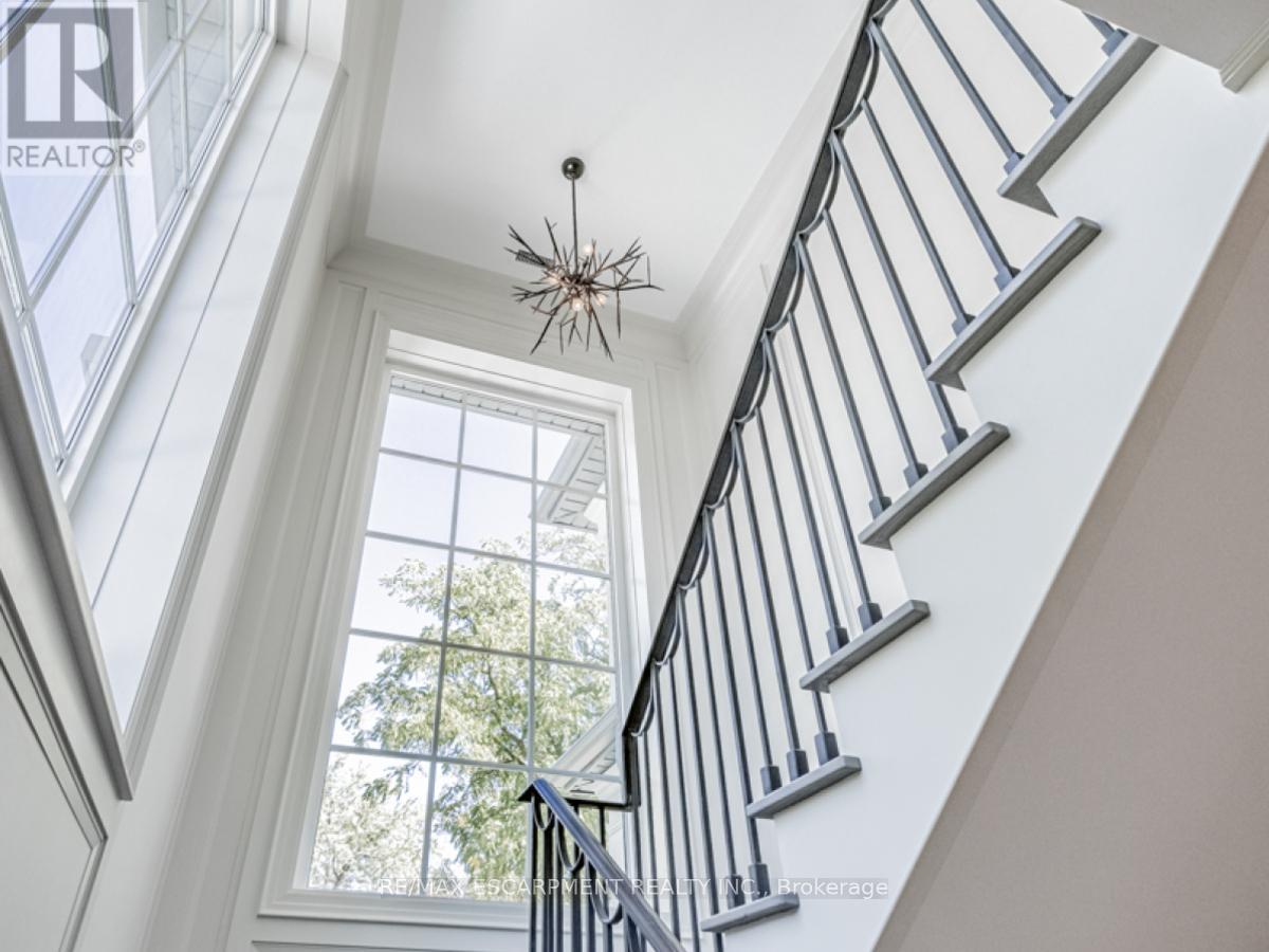 393 Maple Grove Drive, Oakville, Ontario  L6J 4V8 - Photo 23 - W12812578