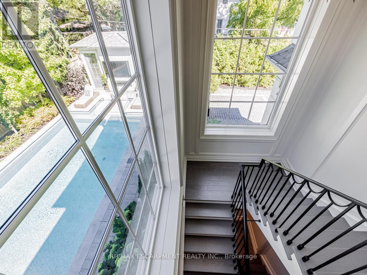 393 Maple Grove Drive, Oakville, Ontario  L6J 4V8 - Photo 24 - W12812578