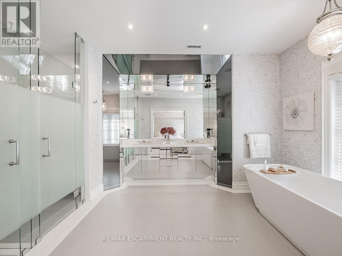 393 Maple Grove Drive, Oakville, Ontario  L6J 4V8 - Photo 29 - W12812578