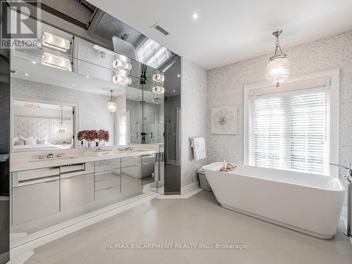 393 Maple Grove Drive, Oakville, Ontario  L6J 4V8 - Photo 30 - W12812578