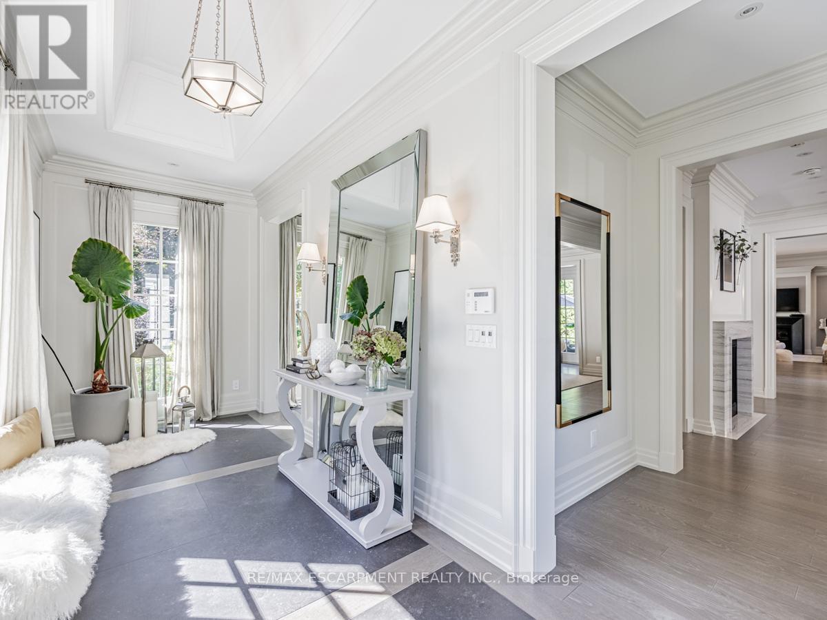 393 Maple Grove Drive, Oakville, Ontario  L6J 4V8 - Photo 6 - W12812578