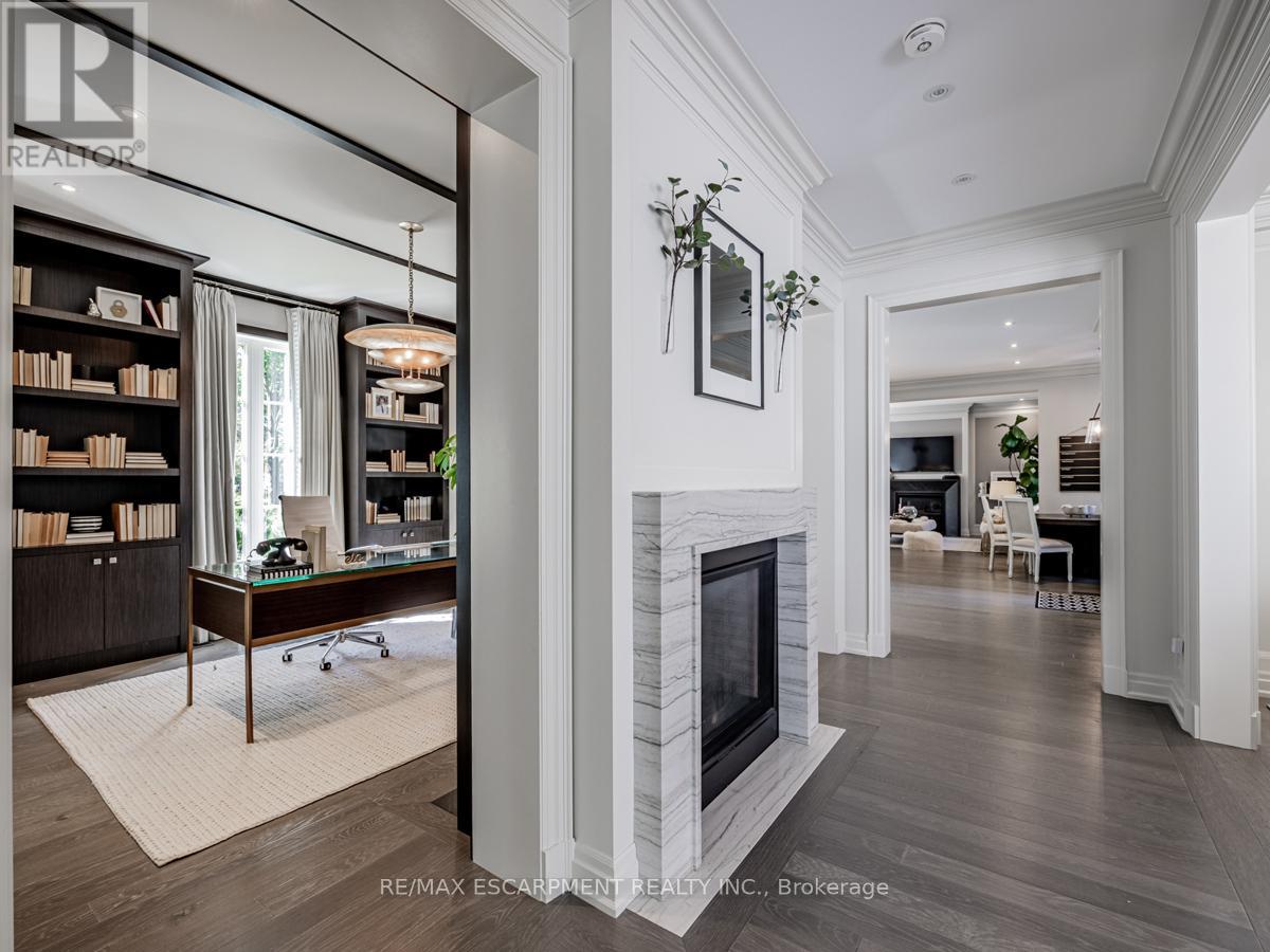 393 Maple Grove Drive, Oakville, Ontario  L6J 4V8 - Photo 8 - W12812578