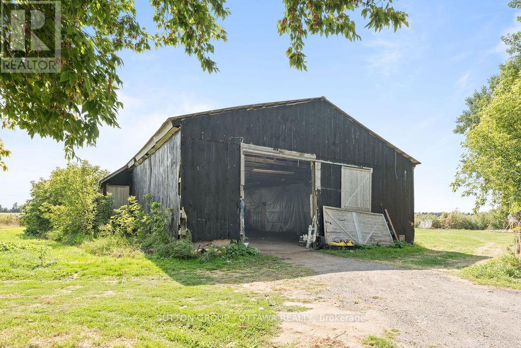 9420 Parkway Road, Ottawa, Ontario K0A 1V0 - Photo 14 - X12401420