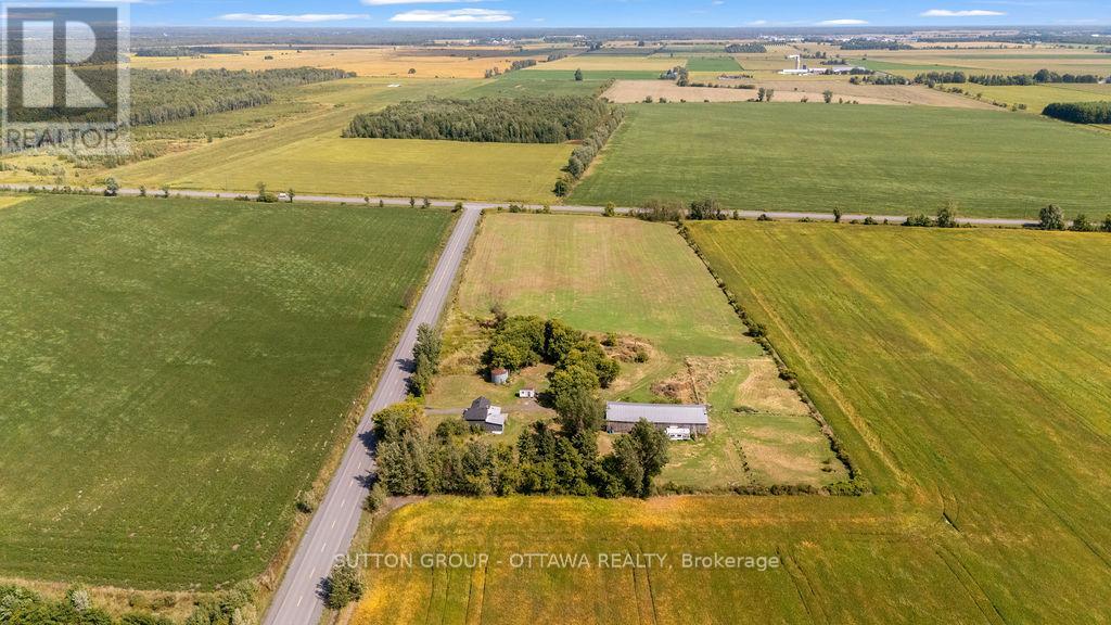 9420 Parkway Road, Ottawa, Ontario K0A 1V0 - Photo 2 - X12401420