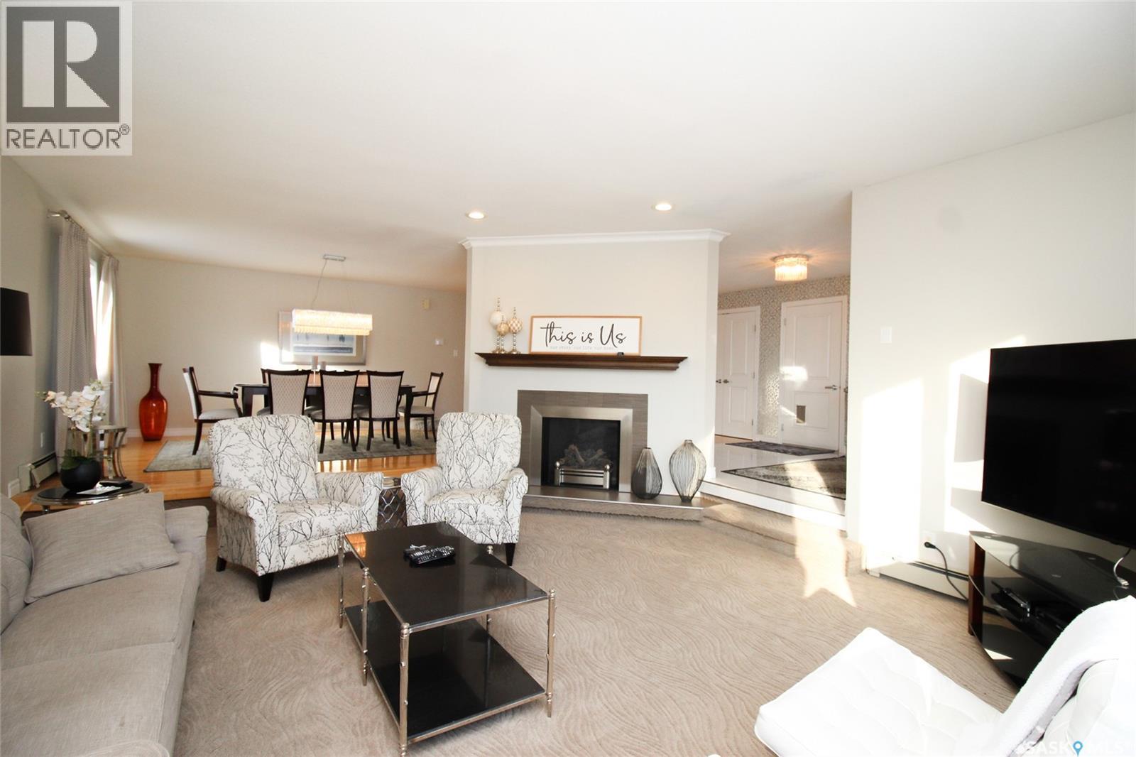 555 5th Street W, Shaunavon, Saskatchewan  S0N 2M0 - Photo 2 - SK015251