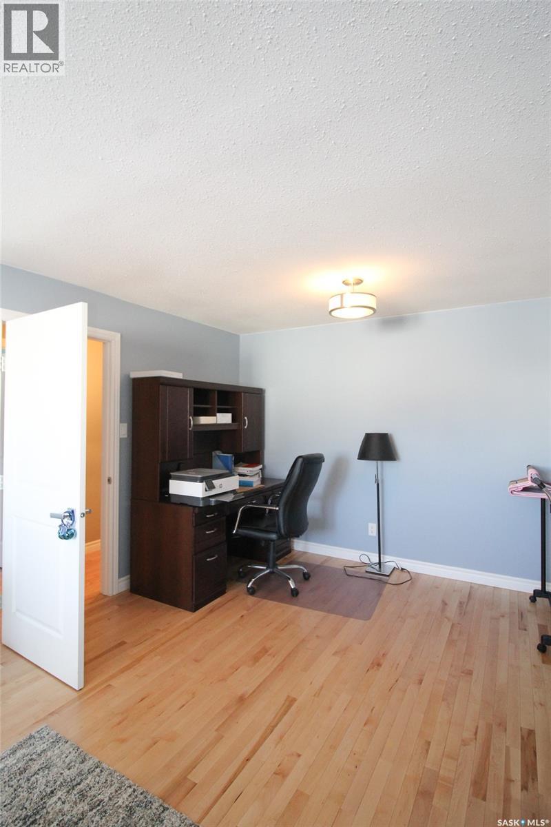 555 5th Street W, Shaunavon, Saskatchewan  S0N 2M0 - Photo 29 - SK015251