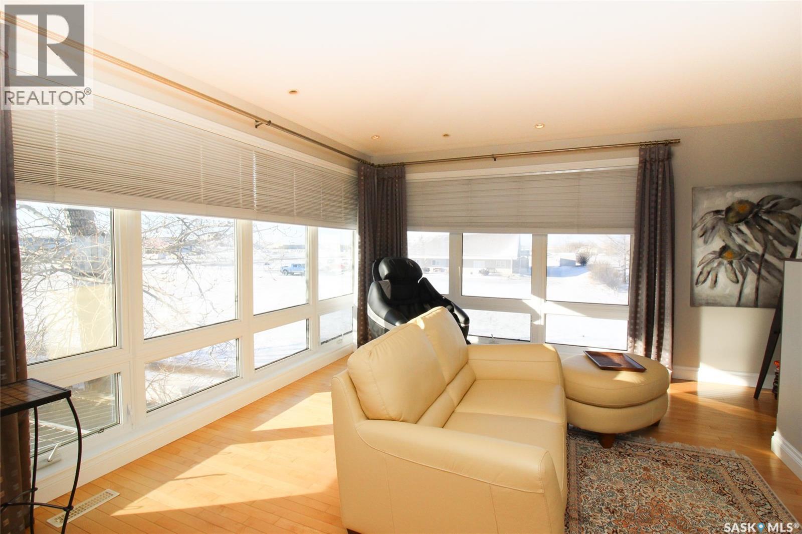 555 5th Street W, Shaunavon, Saskatchewan  S0N 2M0 - Photo 30 - SK015251