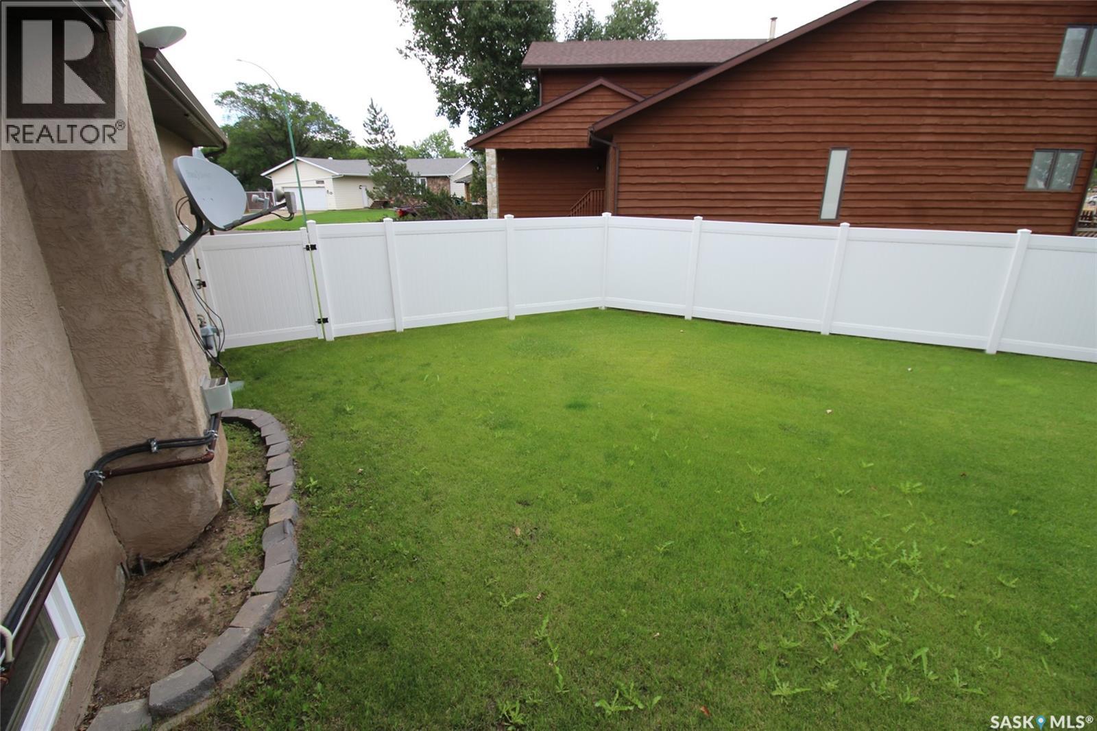 555 5th Street W, Shaunavon, Saskatchewan  S0N 2M0 - Photo 41 - SK015251