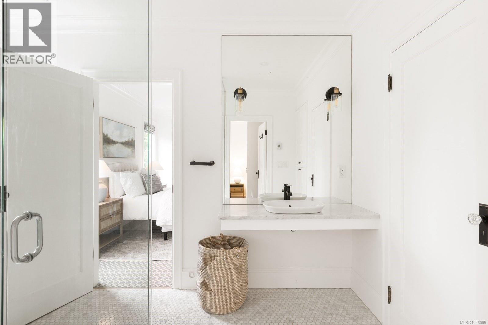 535 Falkland Rd, Oak Bay, British Columbia  V8S 4L6 - Photo 25 - 1026009